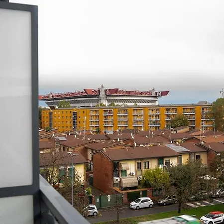 A 500 Metri Da San Siro Milán